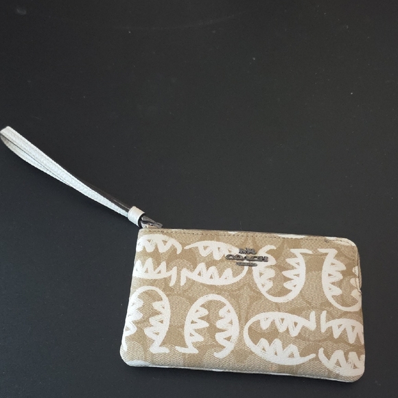 Coach Beige and White Wristlet NWT - Picture 1 of 5